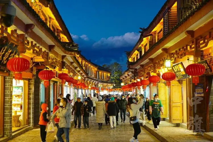 北京某處夜市景點(diǎn).jpg
