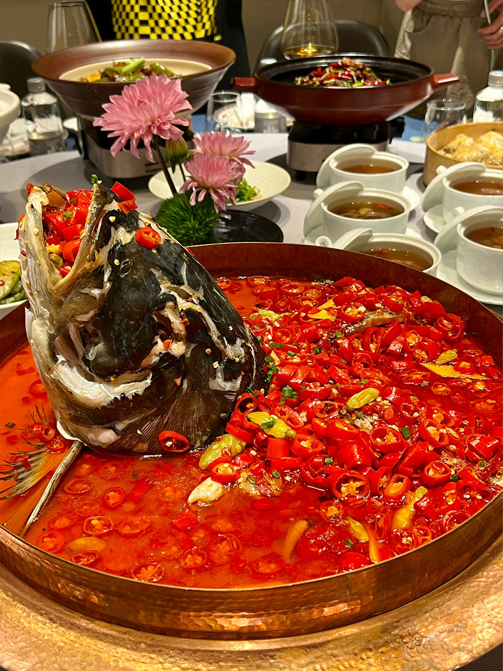 店里的剁椒魚頭只賣188元，看著非常美味.jpg