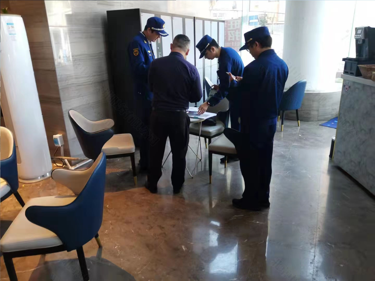 消防正在檢查平面圖.jpg