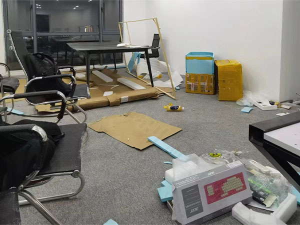 分公司已經在清掃了，準備不干了.jpg