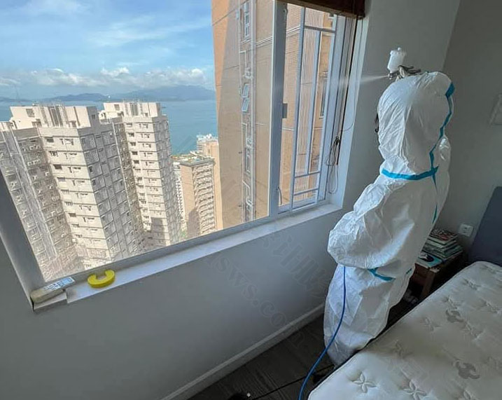 正在做消殺的同事.jpg
