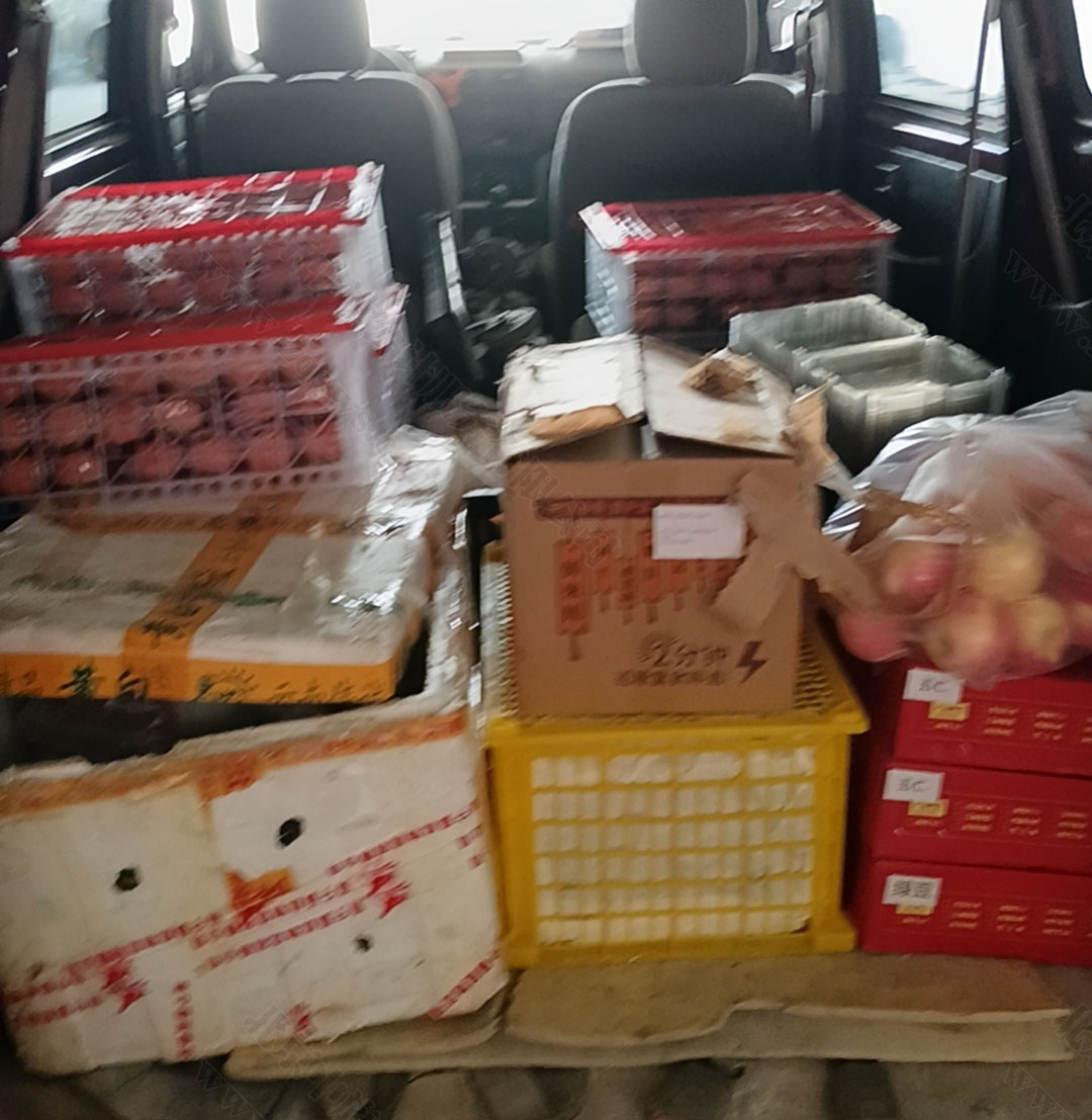 開車出去送貨啦.jpg
