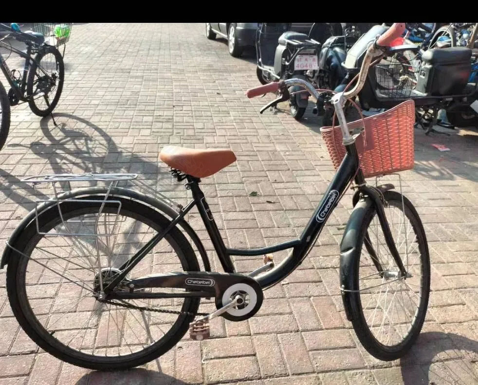 樓下常見的自行車.jpg