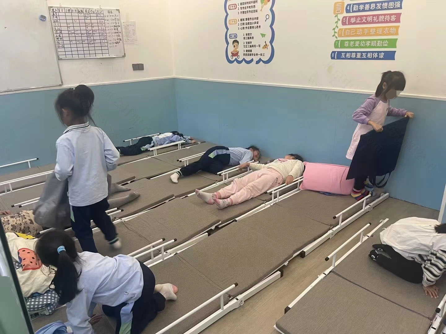 托管班的寶貝們準備午休啦.jpg