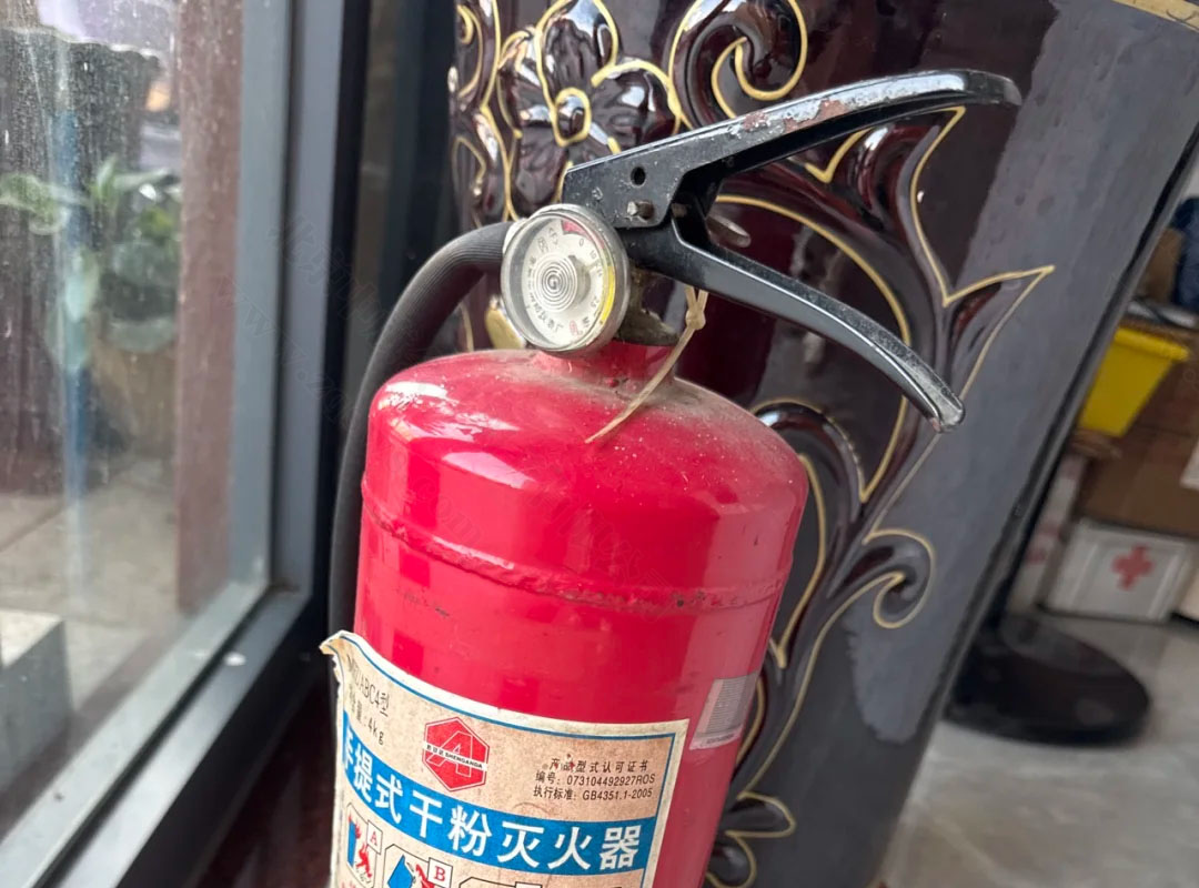 舊的滅火器不要扔，可以回收.jpg