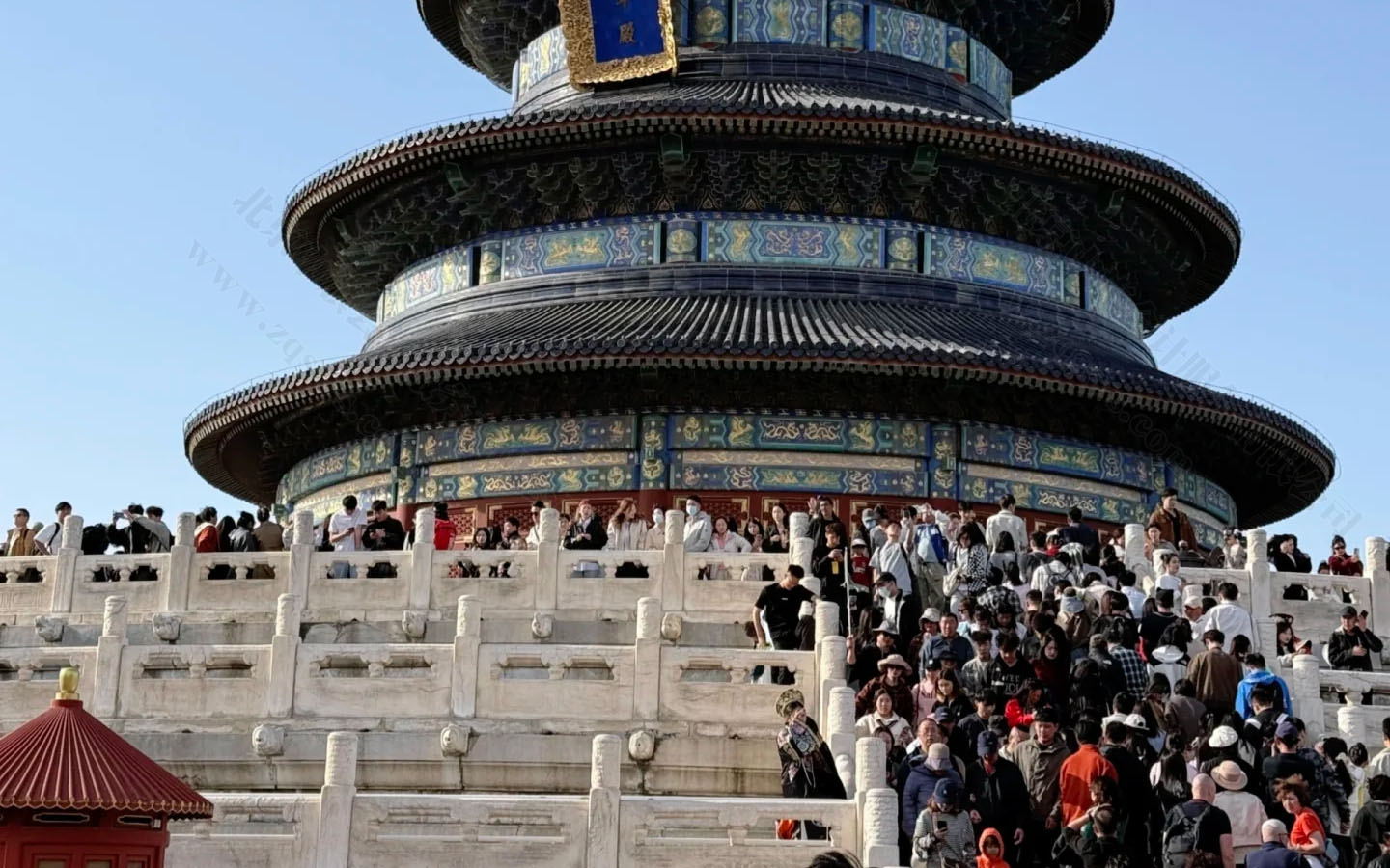 北京各大景點(diǎn)假期基本都是爆滿的.jpg