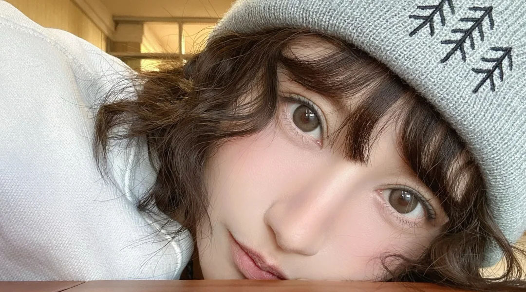 戴了一下這個(gè)美瞳還是好看的.jpg