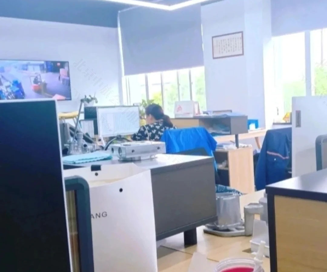 企業(yè)內(nèi)部工作照片.jpg
