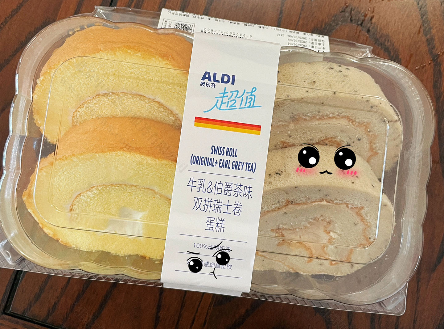 剛買(mǎi)的瑞士卷.jpg