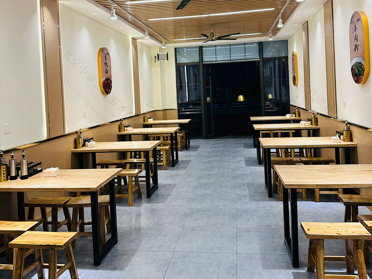 一家小面館.jpg