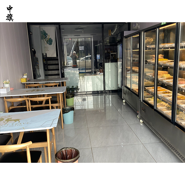 衛(wèi)生證沒年審，餐飲小店差點(diǎn)停業(yè)