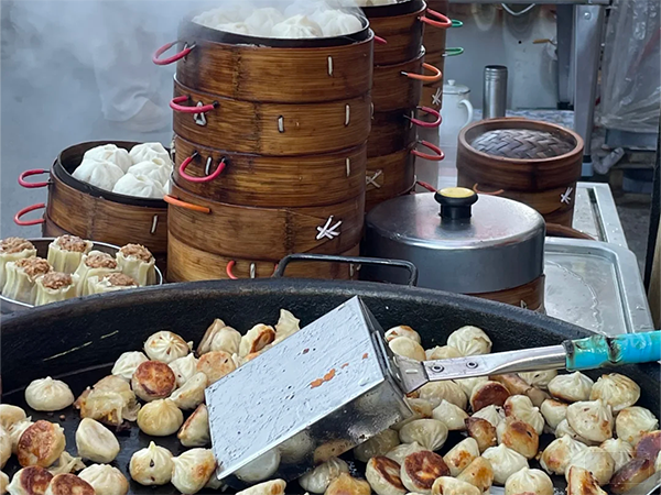 水煎包看著食欲是非常哇塞的.png