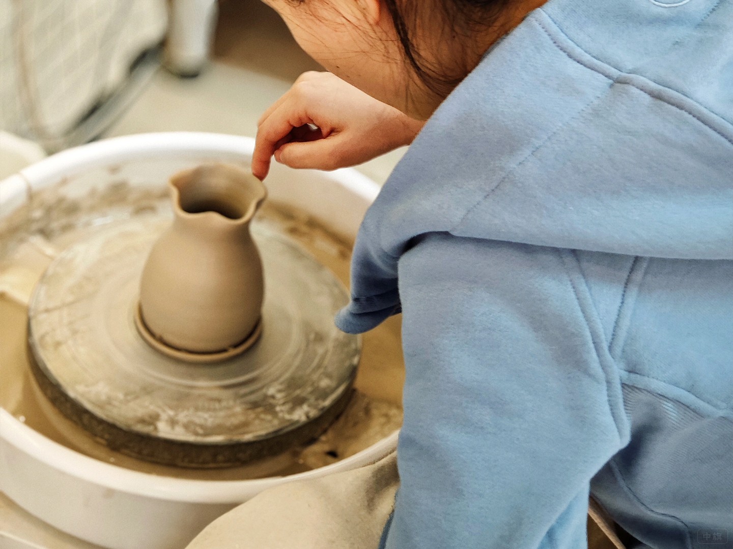手工陶藝制品胚胎還沒有制作呢.jpg